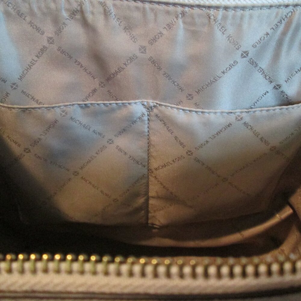 MICHAEL Michael Kors Large Saffiano Leather Top-Zip Tote Bag Cream - Picture 6 of 9